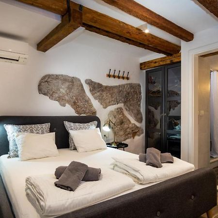 Private Accommodion Linda Studio Dubrovnik Bagian luar foto