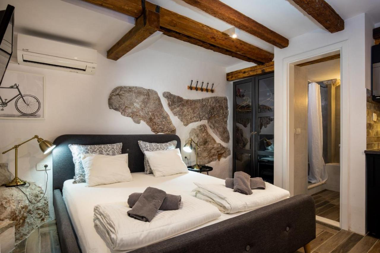 Private Accommodion Linda Studio Dubrovnik Bagian luar foto