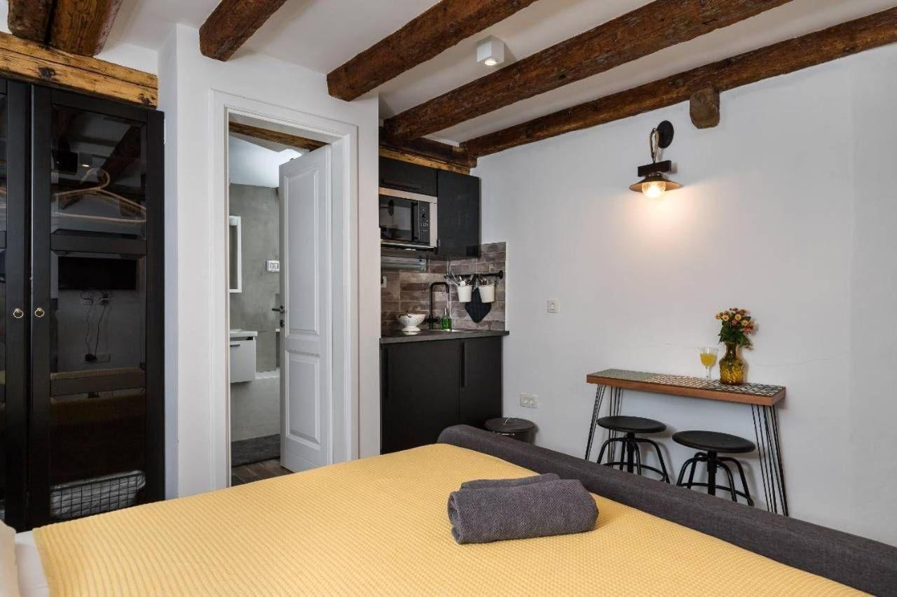 Private Accommodion Linda Studio Dubrovnik Bagian luar foto