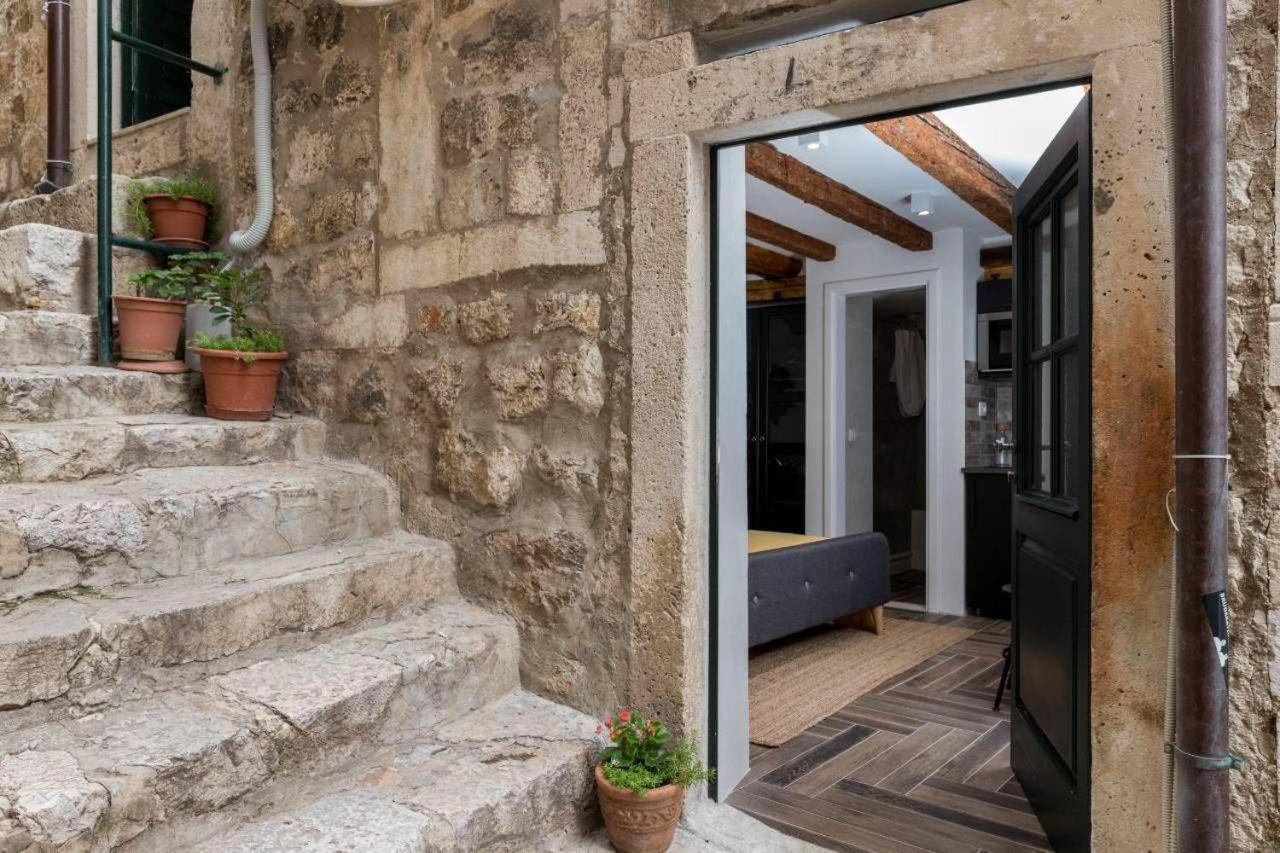 Private Accommodion Linda Studio Dubrovnik Bagian luar foto